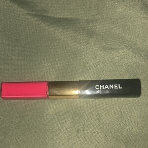 CHANEL  Lip Gloss In Shocking Pink